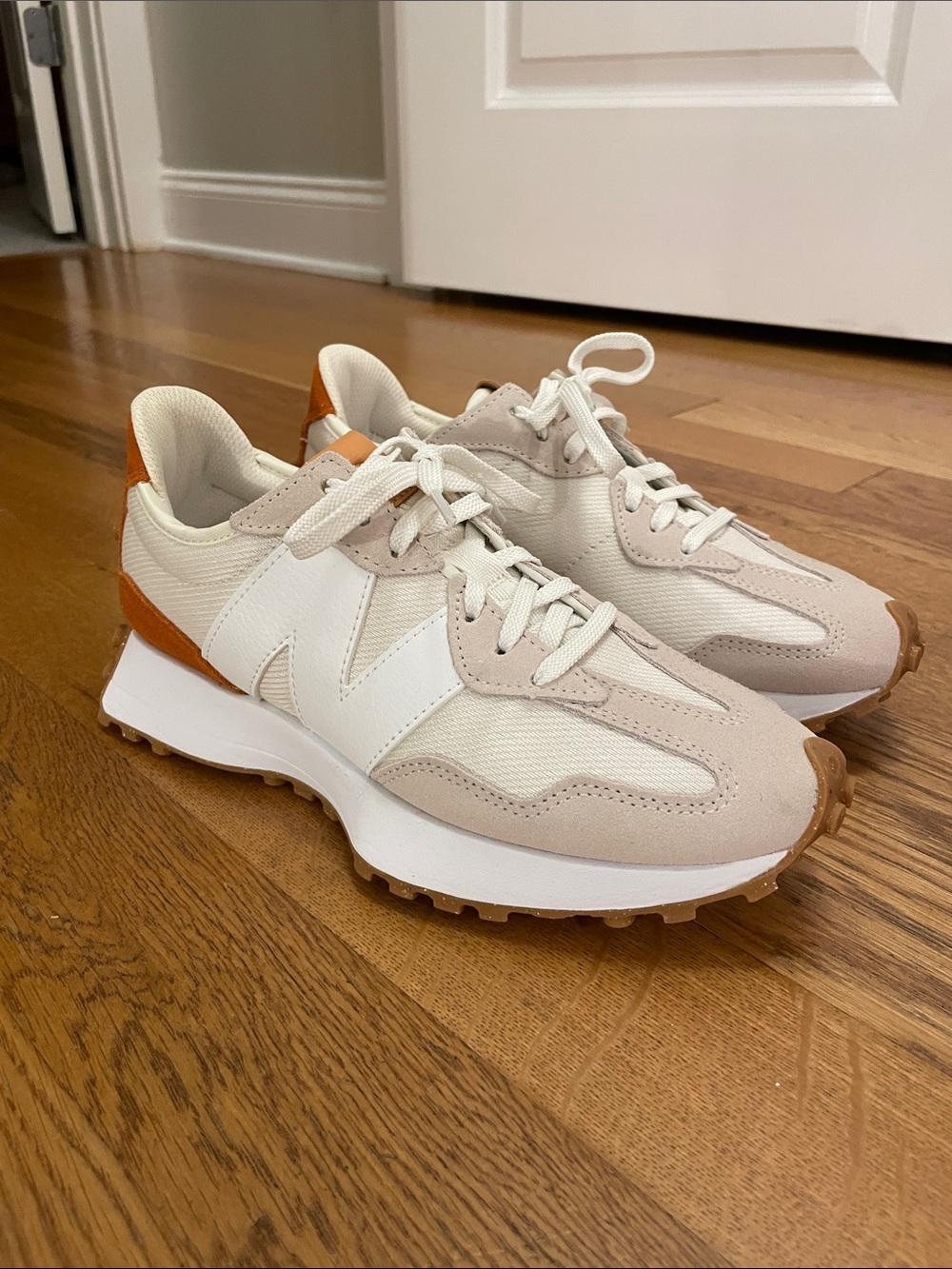 New Balance 527 Women's Retro Sneakers in Sea Salt / Rust
